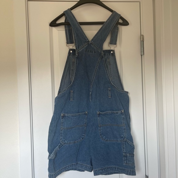 Blue denim cargo shorts overalls with adjustable straps and buttons - Picture 3 of 5